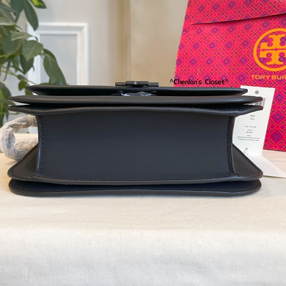🔥NeW! Tory Burch Matte Britten Adjustable Shoulder Bag - Picture 11 of 15